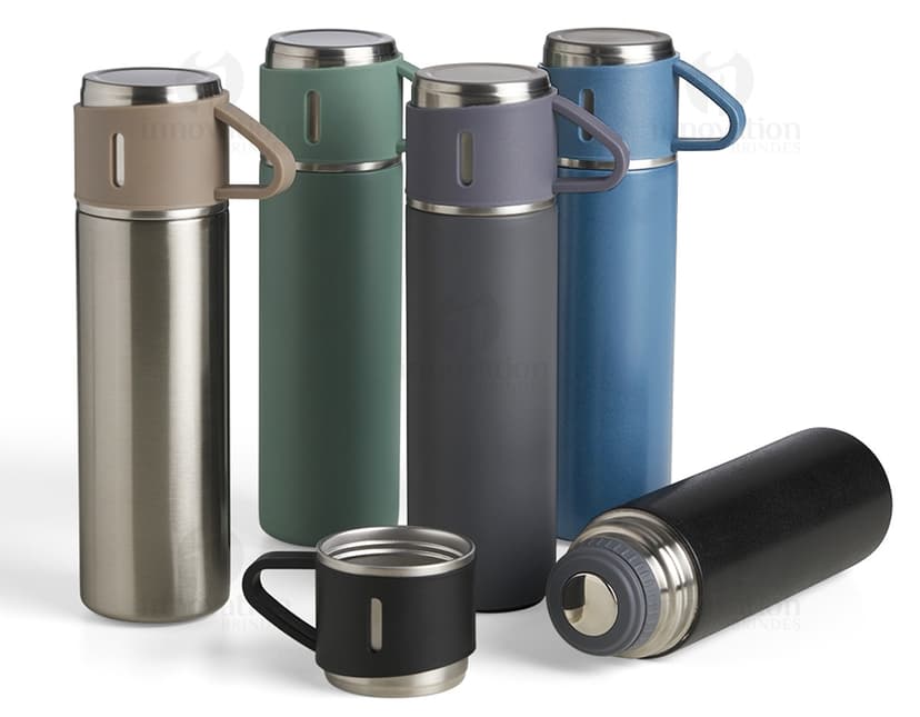 Garrafa Térmica Inox 450ml - Mantenha suas bebidas quentes ou frias por horas com essa garrafa moderna e prática. Feita em aço inoxidável, com design sofisticado e resistente. Ideal para levar para o trabalho, academia ou viagens. Aproveite!