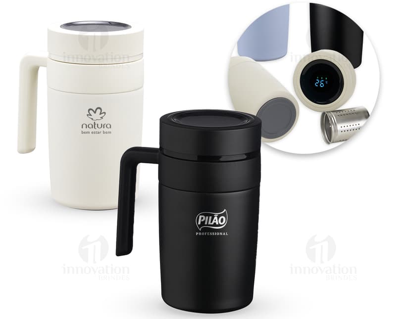 Caneca térmica 500ml com display led, ideal para manter sua bebida quente por mais tempo. Design contemporâneo em plástico resistente e acabamento cromado. Perfeita para presentear ou usar no dia a dia. Incremente seu brinde!
