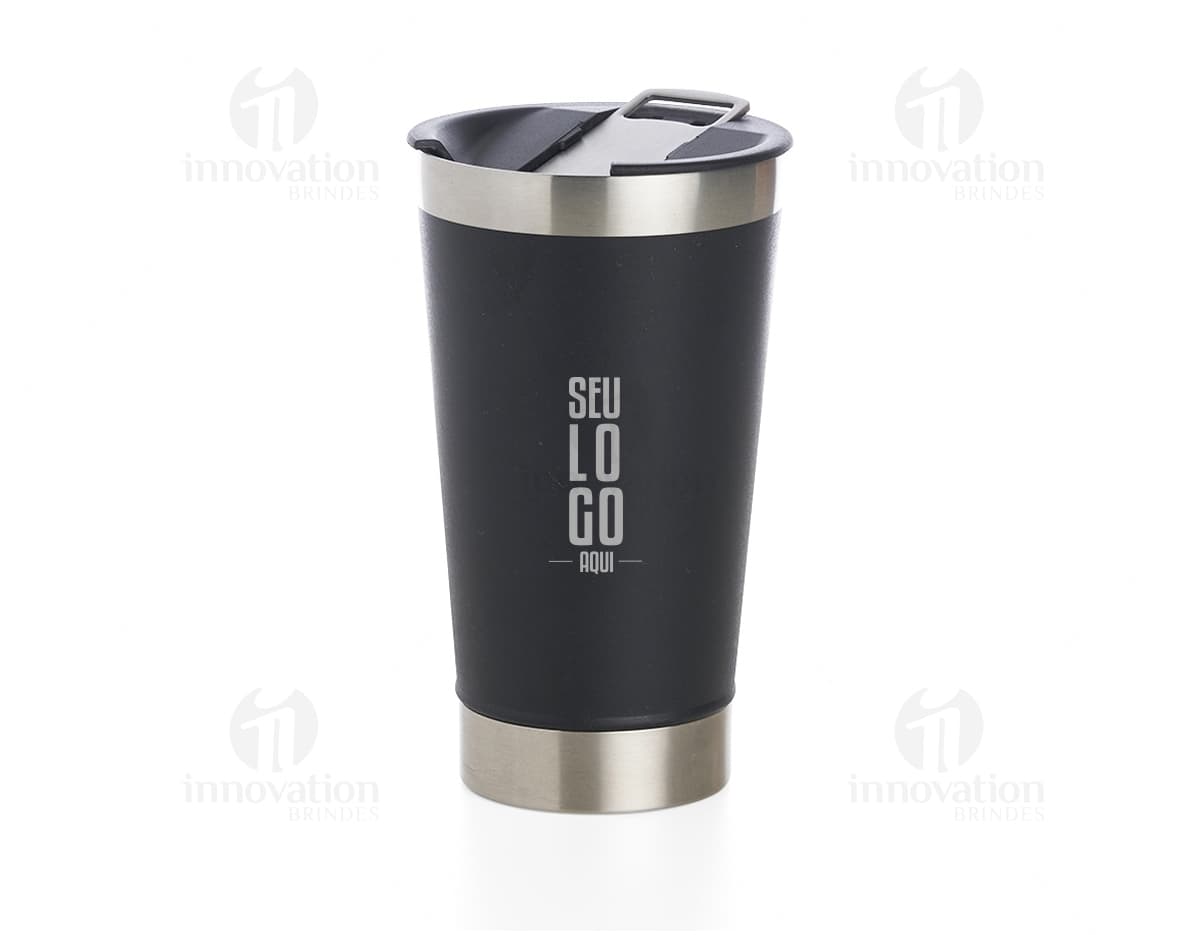 Copo Térmico 500ml com Abridor - Mantenha sua bebida quente ou gelada por mais tempo com estilo e praticidade. Feito de material reciclável, pode ser utilizado em qualquer lugar. Acompanha um abridor de garrafas integrado, tornando-se o item perfeito para suas aventuras ao ar livre. Um brinde que une tecnologia e sustentabilidade. Adquira já o seu!