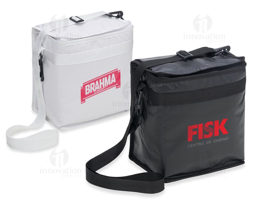 Bolsa térmica de 11 litros perfeita para manter seus alimentos frescos durante viagens, passeios e até mesmo compras. Feita em nylon resistente e com alça para facilitar o transporte, essa bolsa é o acessório perfeito para quem busca praticidade e estilo. Mantenha seus alimentos refrigerados onde quer que vá com essa bolsa térmica fashion e casual. Ideal para viagens e passeios.