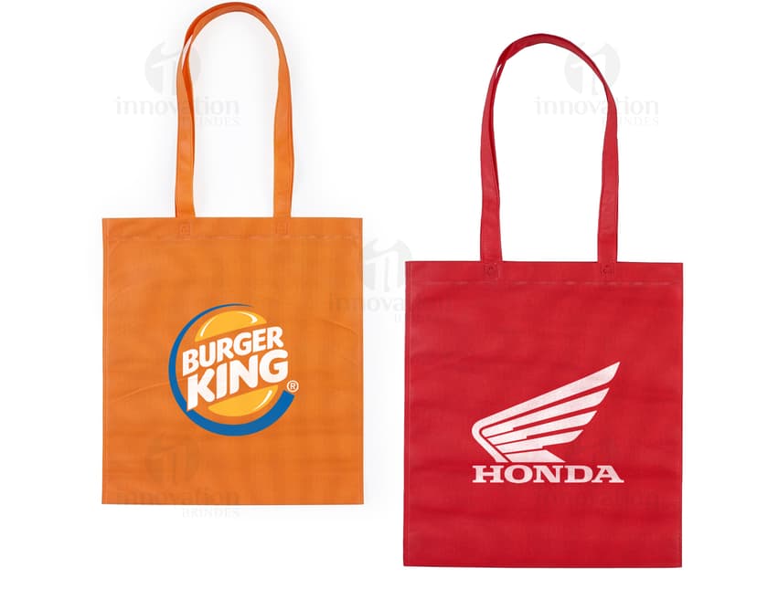 Sacola TNT resistente e prática para suas compras! Com design moderno e versátil, essa sacola é o acessório perfeito para suas idas ao shopping. Perfeita para carregar suas compras com estilo e comodidade. Adquira já a sua!