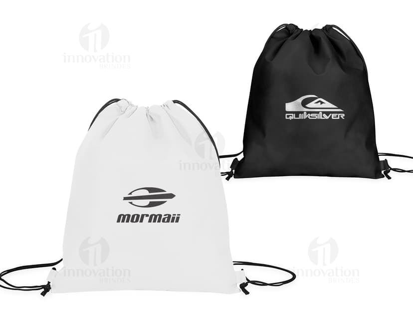 Mochila Saco em Couro Preto - Perfeita para sua rotina de trabalho ou viagens de negócios. Com design elegante e prático, essa mochila é espaçosa e ideal para carregar seus pertences com estilo. Garanta a sua agora!