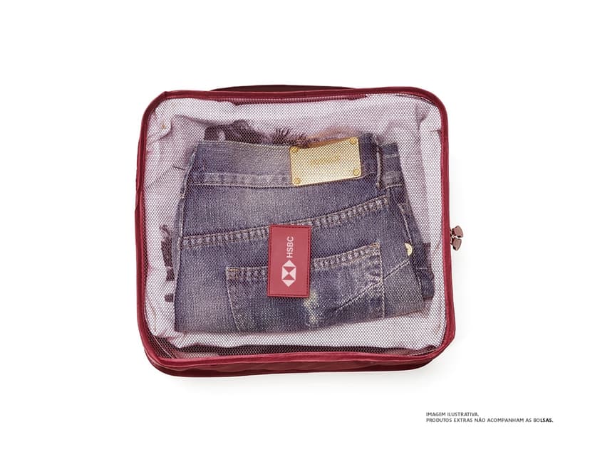 Kit Nécessaire 6 Peças em Couro Preto - Acessório de Viagem Moderno e Elegante. Com design compacto e prático, ideal para organização de itens pessoais. Perfeito para mulheres e homens que buscam estilo e praticidade em suas viagens. Garanta já o seu!
