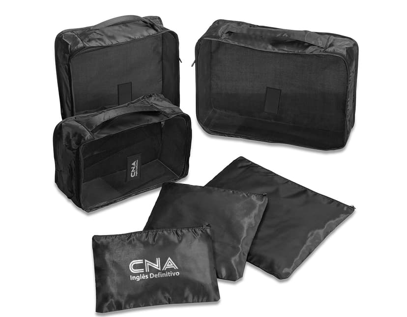 Kit nécessaire de 6 peças em couro sintético preto, perfeito para viagens e para o dia a dia. Com design moderno e elegante, é o acessório essencial para quem busca praticidade e estilo. Acompanha alça para facilitar o transporte. Adquira já o seu!
