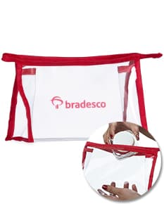 Nécessaire de plástico vintage isolada em fundo branco. O acessório perfeito para armazenar seus pertences com estilo e praticidade. Feito de material resistente, ideal para viagens e uso diário. Adquira agora a sua!