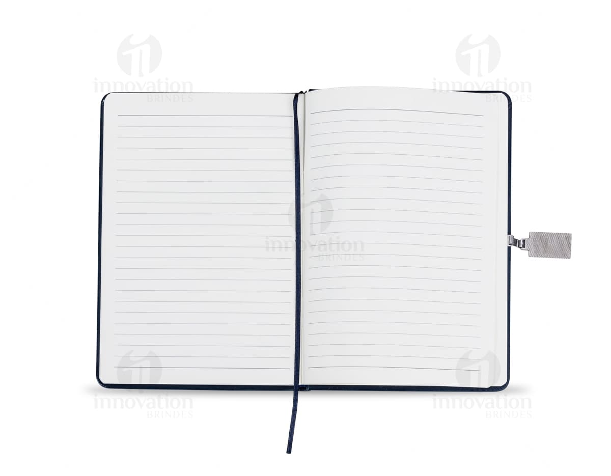 Bloco de anotações em branco para escrita e organização no escritório. Ideal para deixar lembretes, fazer listas e guardar informações importantes. Prático e funcional, é o item essencial para manter a produtividade no dia a dia. Adquira já o seu!