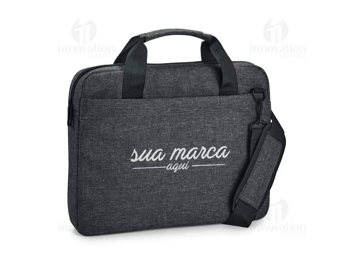 Pasta para Notebook em Couro Preto - Elegância e Segurança para o seu Laptop. Ideal para viagens de negócios ou uso diário no escritório, esta pasta combina estilo e praticidade. Mantenha seu notebook protegido com muito requinte. Compre já!