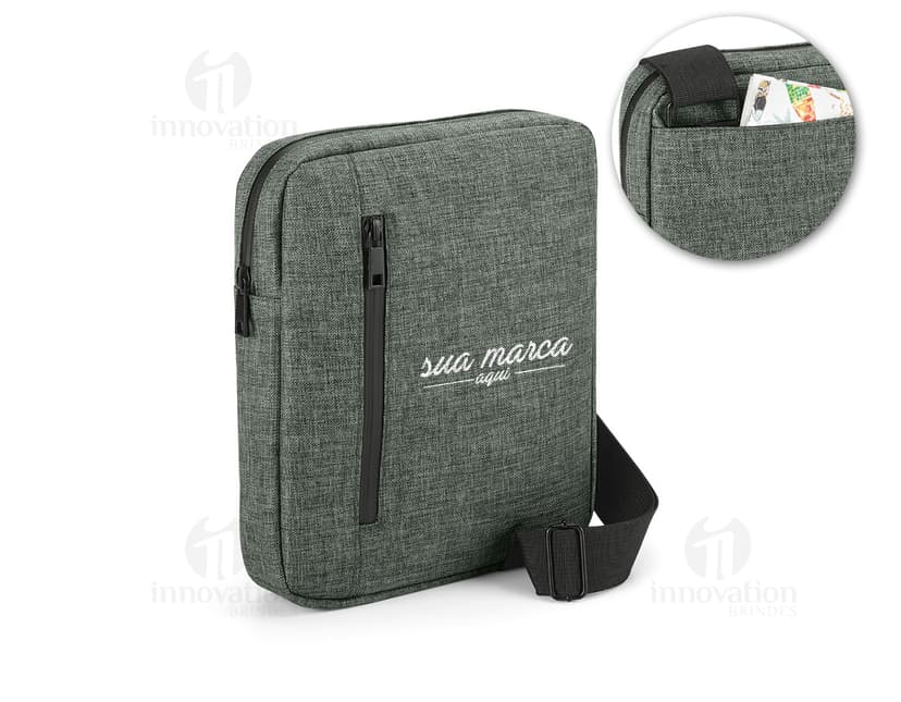 Pasta executiva de couro genuíno para um visual de negócios elegante. Perfeita para viagens e reuniões, possui amplo espaço de armazenamento. Acessório moderno e versátil, ideal para profissionais que buscam praticidade e estilo.