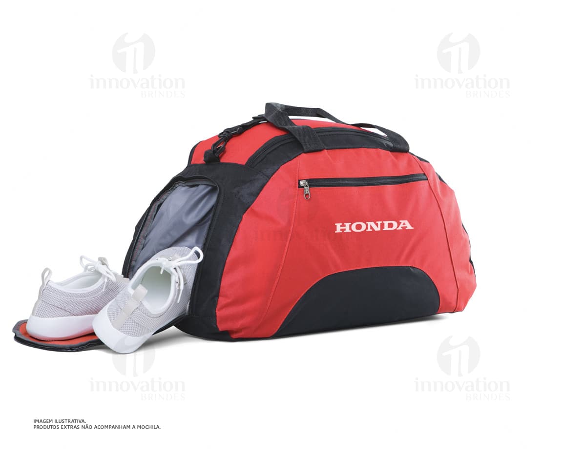 A bolsa esportiva em couro é o acessório ideal para a sua próxima viagem. Feita em nylon resistente, possui alça ajustável, zíper prático e design moderno. Perfeita para quem busca estilo e funcionalidade em um só produto. Garanta já a sua! viaje com estilo e praticidade.