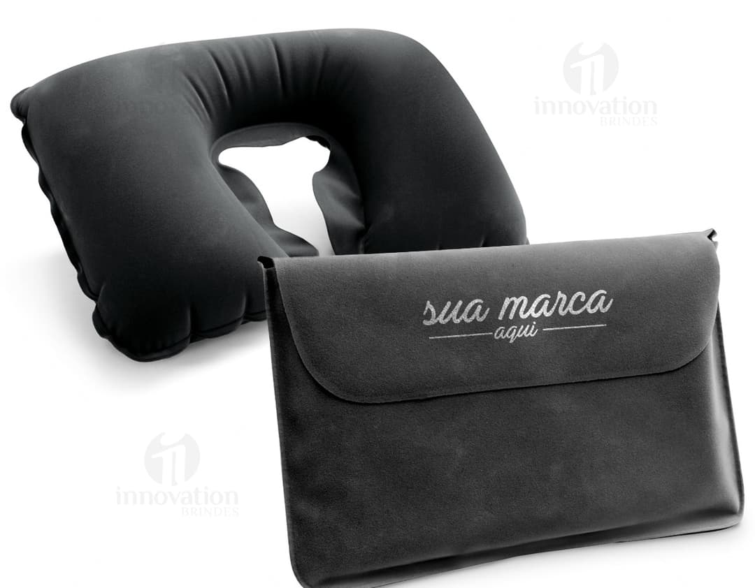Almofada de pescoço em couro preto de luxo para viagens e negócios. Ideal para conferir elegância e praticidade em todas as ocasiões. Aproveite!