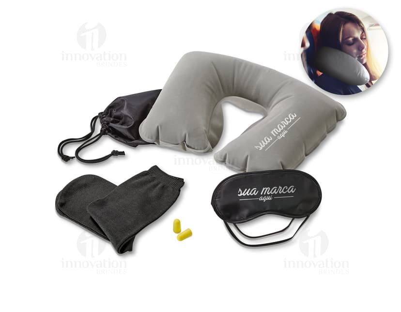 Kit de viagem moderno e prático, perfeito para te acompanhar em todas as suas aventuras. Com uma combinação de estilo e proteção, este kit inclui óculos de sol, luvas de couro e acessórios essenciais para sua segurança. Ideal para quem busca conforto e elegância em suas viagens. Garanta já o seu!
