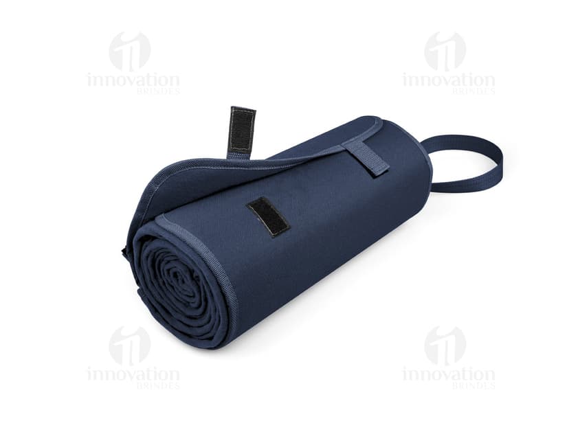 Manta tecido polar preta com alça ajustável, moderna e confortável. Ideal para viagens, lazer ou trabalho, proporcionando elegância e praticidade. Acessório de alta qualidade, feito de couro e metal, com design elegante e tecnológico. Perfeito para armazenar eletrônicos e outros objetos pessoais.