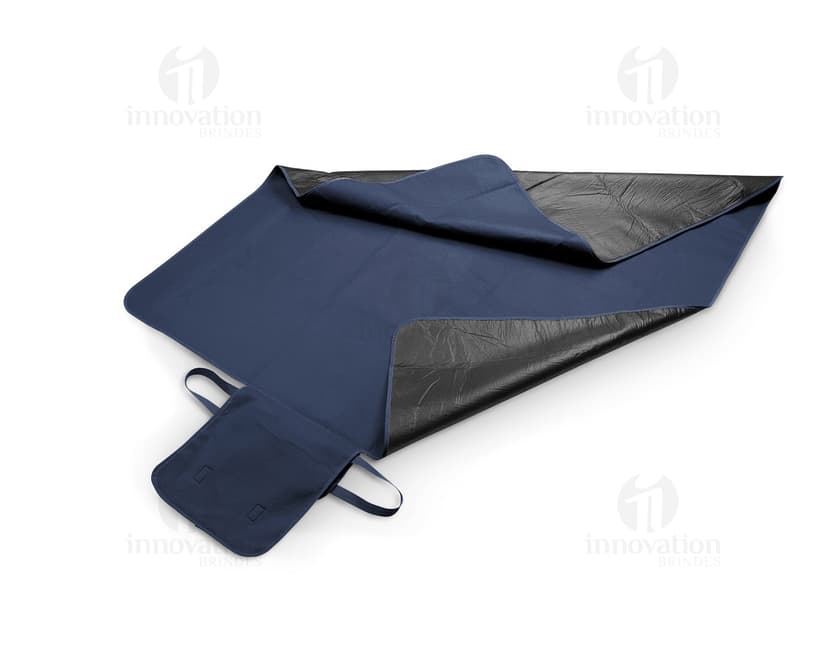 Manta tecido polar preta com alça ajustável, moderna e confortável. Ideal para viagens, lazer ou trabalho, proporcionando elegância e praticidade. Acessório de alta qualidade, feito de couro e metal, com design elegante e tecnológico. Perfeito para armazenar eletrônicos e outros objetos pessoais.