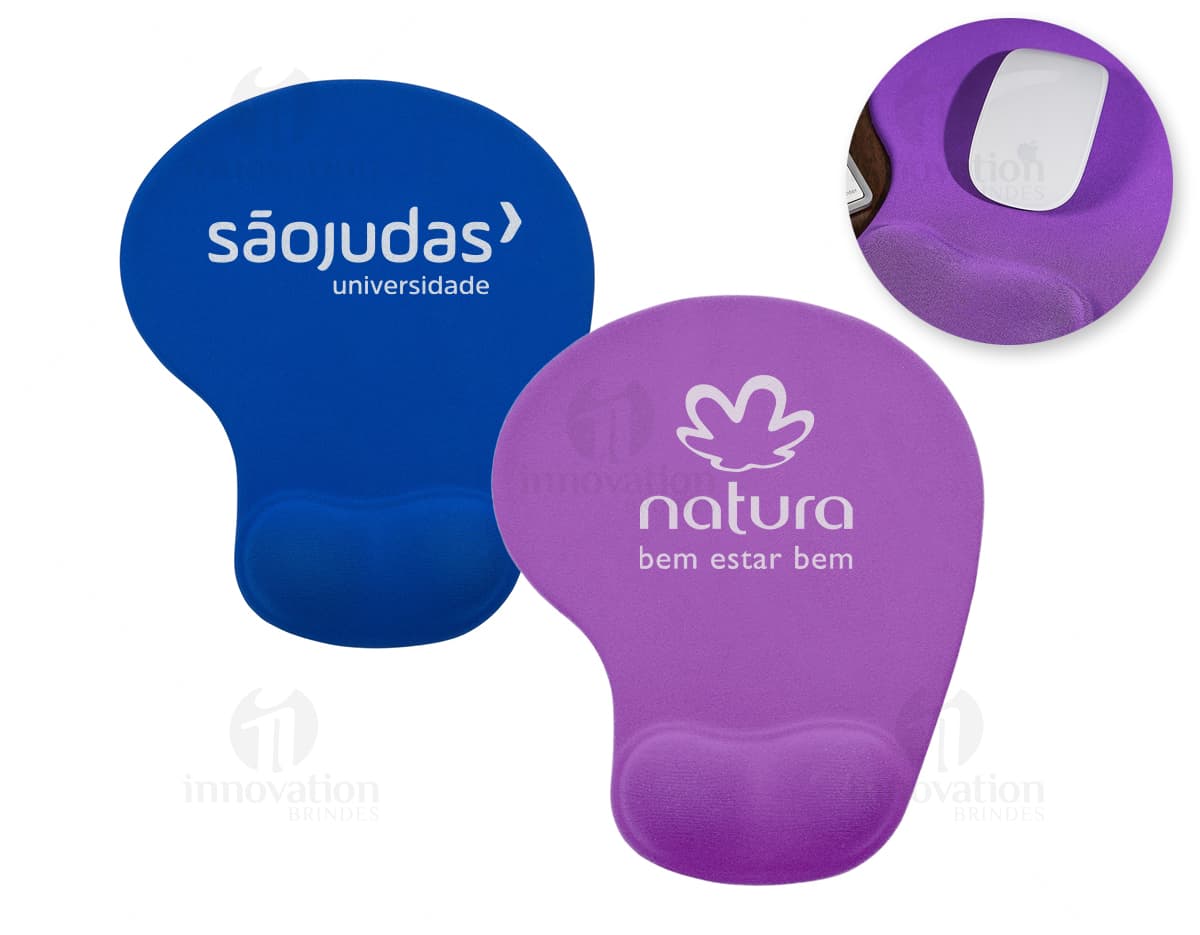 Mouse pad ergonômico em formato de coração, ideal para presentear no Dia dos Namorados. Feito em material resistente e design 3D, proporciona conforto para o pulso durante o uso do computador. Surpreenda com este brinde romântico e funcional!
