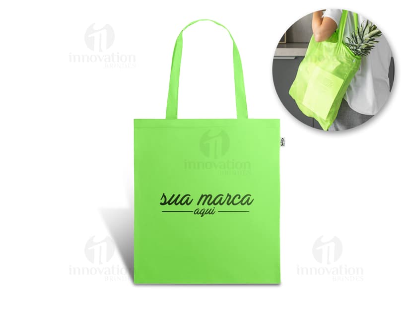 Sacola em RPET de alta qualidade, perfeita para suas compras no shopping. Com design moderno, essa sacola é ecologicamente correta e reutilizável. Adquira já a sua e contribua com o meio ambiente!