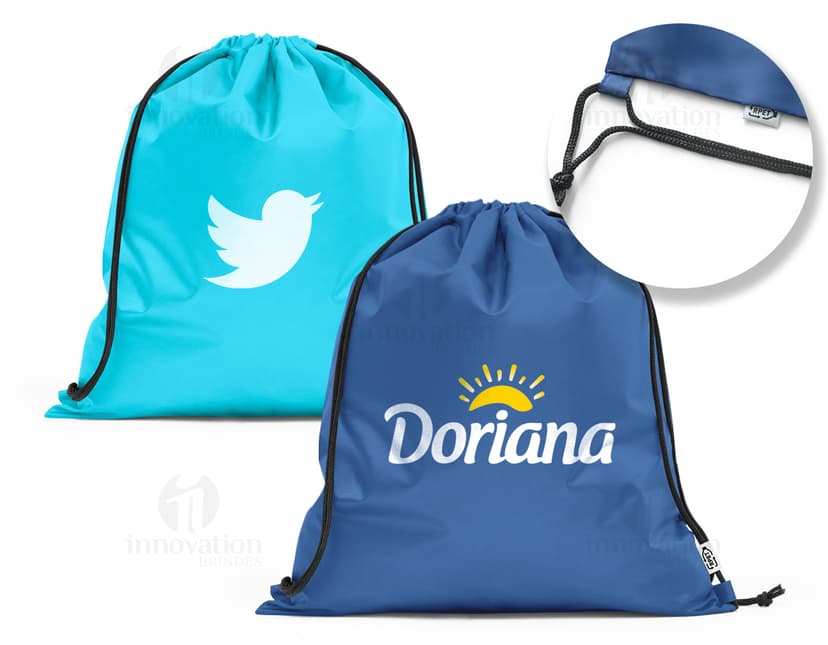 Sacola mochila feita de material rPET 190T, com alças de 40 cm de comprimento.