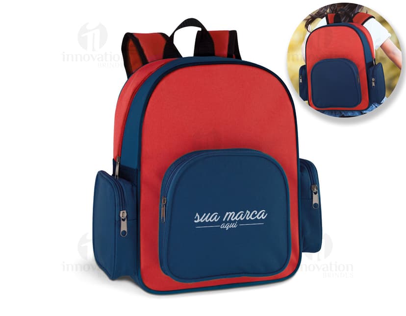 Mochila infantil moderna preta em nylon de alta qualidade, perfeita para viagens e escola. Confortável, segura e estilosa para as crianças! Adquira já a sua.