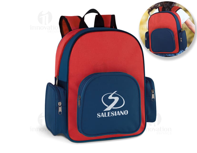 Mochila infantil de luxo preta, perfeita para viagens e passeios. Fabricada em couro de alta qualidade, com fecho de zíper e alça ajustável. Estilo moderno e elegante para a garotada. Adquira já a sua e arrase no visual!