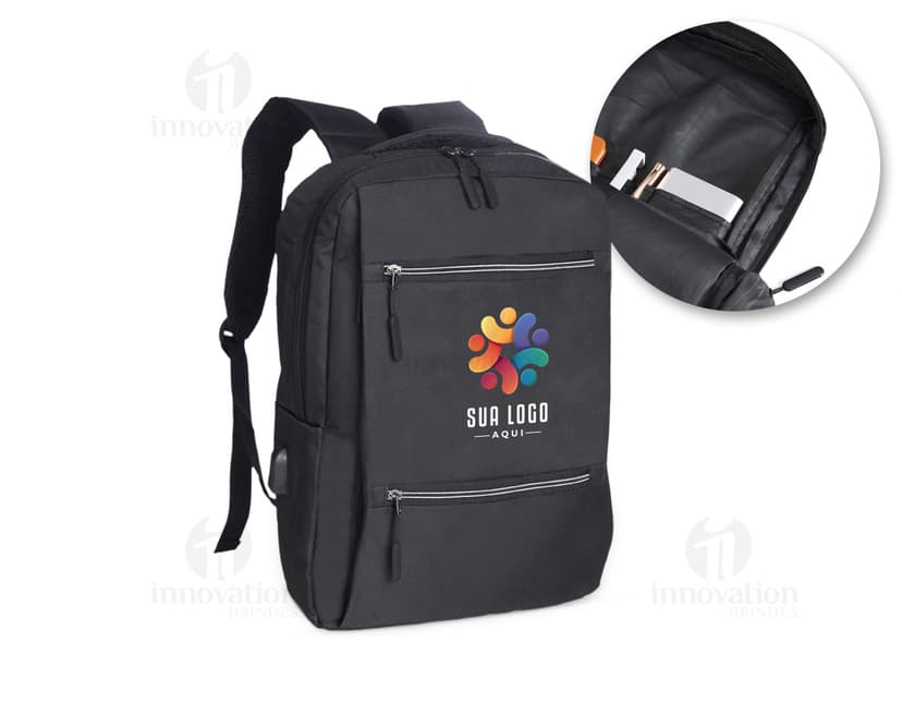 Mochila Para Notebook - Ideal para viagens de negócios ou passeios, esta mochila elegante e moderna é perfeita para transportar seu notebook com segurança. Feita em couro preto de alta qualidade, possui alças confortáveis e compartimentos espaçosos. A escolha perfeita para o homem de negócios que valoriza o estilo e a praticidade em seus deslocamentos. Nunca mais se preocupe com a segurança de seus equipamentos durante suas jornadas de trabalho. Garanta já a sua!