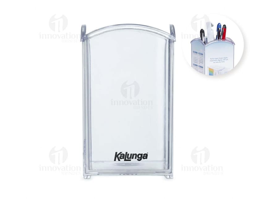 Porta Canetas feito de acrílico transparente com capacidade para até 10 canetas, visto de cima em uma mesa de escritório.