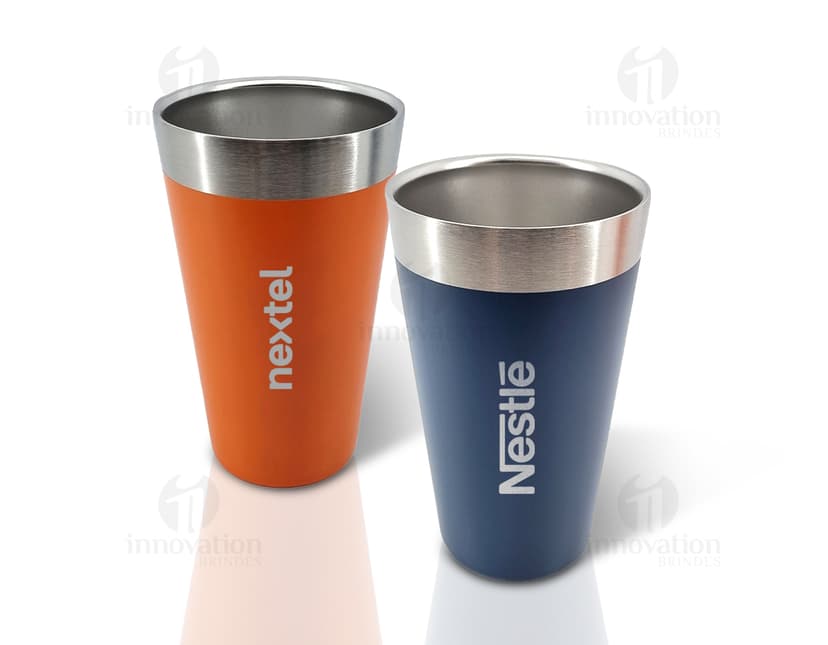 Copo térmico 473ml para manter suas bebidas favoritas na temperatura ideal. Perfeito para festas, cafés da manhã e celebrações. Design elegante em cerâmica preta. Aproveite sua bebida preferida com frescor e praticidade. Ideal para saúde e bem-estar.