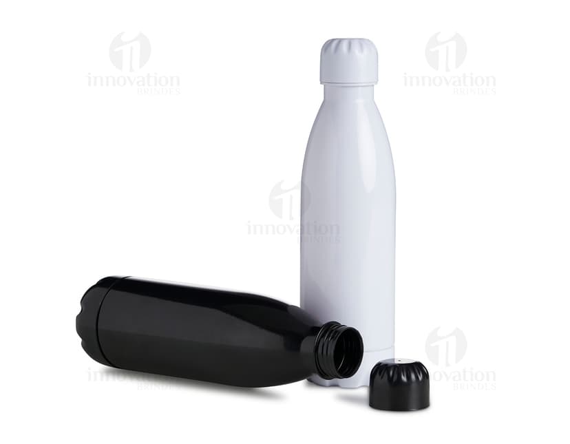 Garrafa Plástica 700ml - Ideal para armazenar sua bebida favorita com segurança e praticidade. Fabricada com material resistente e design moderno, perfeita para uso individual. Garanta a sua agora! #GarrafaPlastica #Brindes #Qualidade