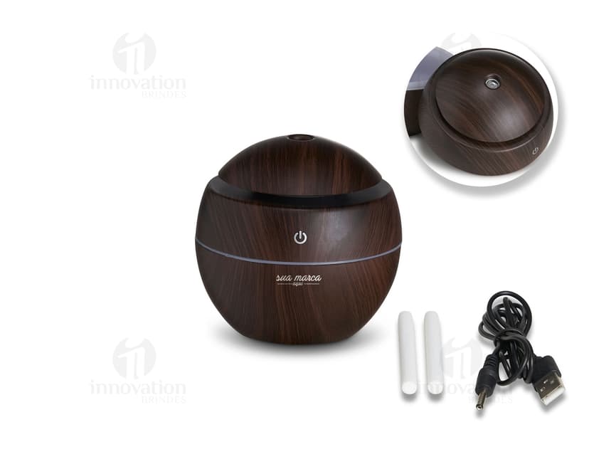 Mini umidificador com led - prático e eficiente para manter o ambiente sempre fresco e umidificado. Ideal para casa, escritório ou viagens. Design moderno em metal, leve e portátil. Adquira já o seu! #Umidificador #LED #Casa #Escritório #Viagens #Prático #Eficiente