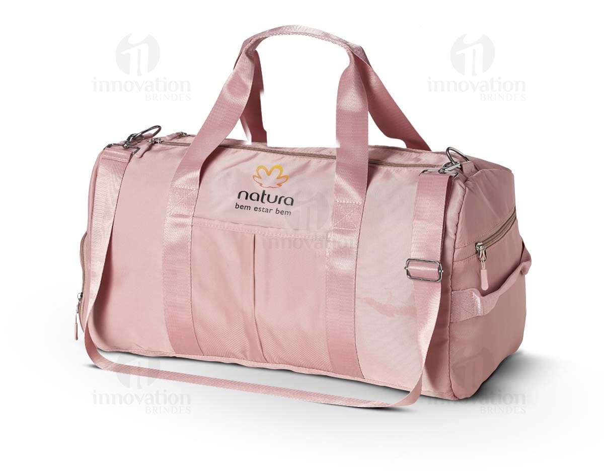 Bolsa esportiva de poliéster 35 litros - Ideal para viagens e esportes, essa bolsa moderna e elegante é perfeita para quem busca praticidade e estilo. Com alça ajustável e diversos compartimentos, é o acessório perfeito para o seu dia a dia. Garanta a sua!