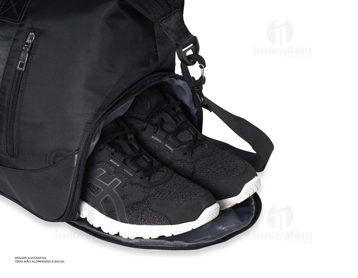Bolsa esportiva de poliéster 28 litros - moderna e espaçosa para seus equipamentos esportivos. Ideal para viagens, academia e muito mais. Adquira já a sua!