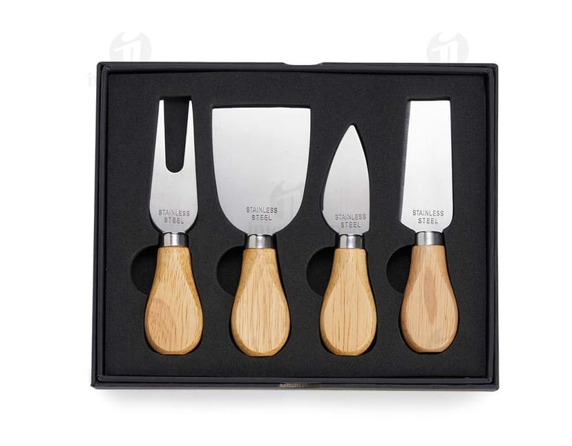 Kit queijo 4 peças de alta qualidade com facas de aço inoxidável, ideal para degustar seus queijos favoritos. O design compacto e ergonômico das ferramentas facilita o corte e o manuseio. Perfeito para presentear ou para uso próprio. Garanta já o seu!