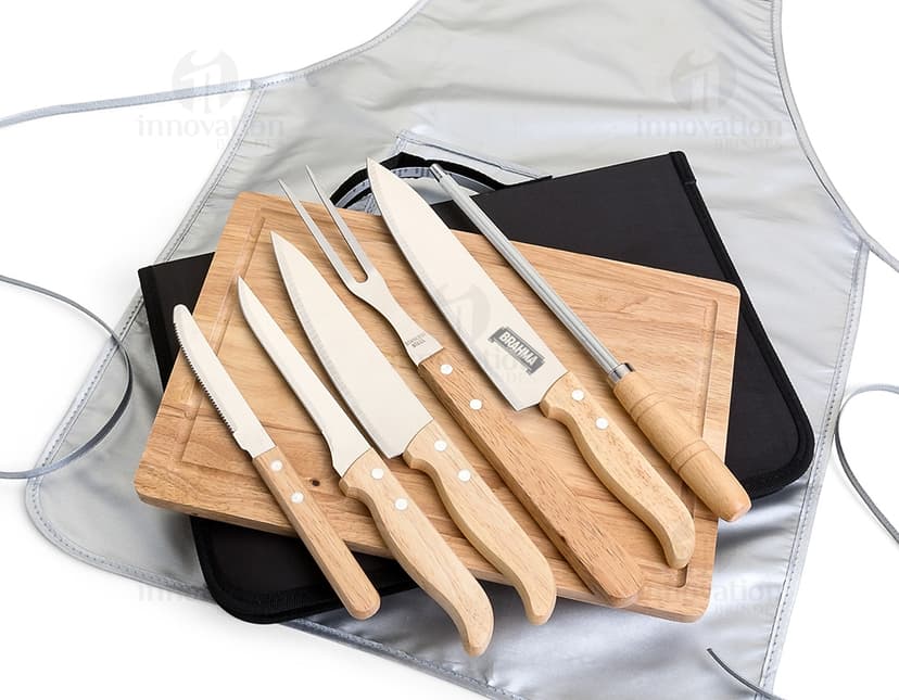 Kit churrasco 8 peças com faca de aço inoxidável, estojo de couro vintage e design elegante. Ideal para quem busca estilo e praticidade para suas refeições ao ar livre. Garanta já o seu!