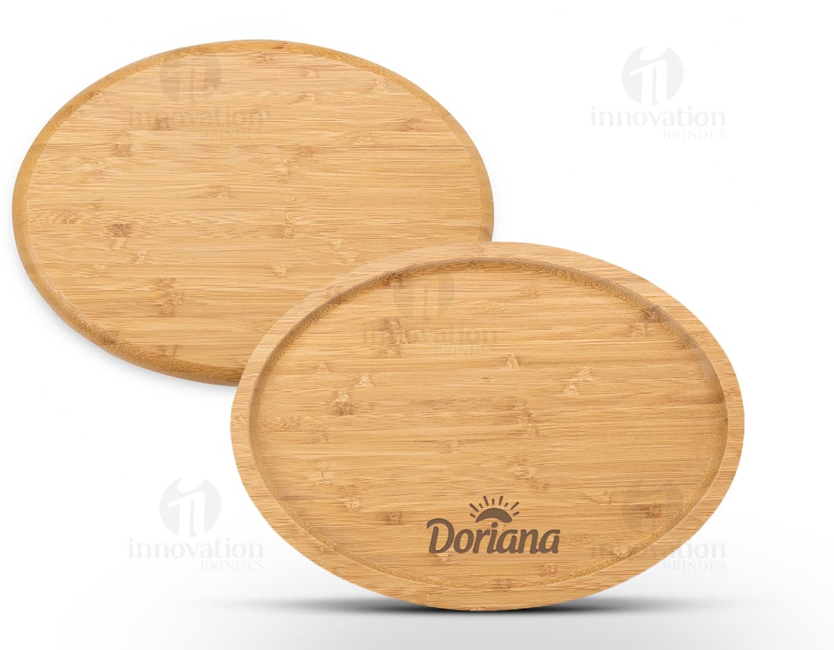 Petisqueira de bambu 28,5 x 20,5, perfeita para servir seus snacks favoritos. Ideal para compor uma mesa bonita e saudável. Aproveite a qualidade e a beleza deste objeto decorativo em sua próxima reunião.