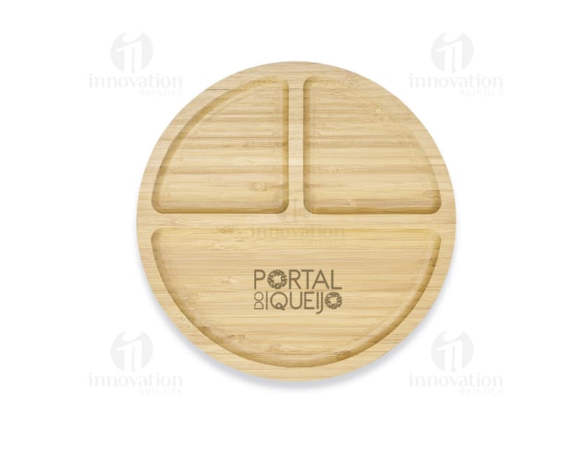 Petisqueira de bambu 25x25, perfeita para servir petiscos de forma elegante e sustentável. Ideal para quem busca praticidade e beleza na hora de receber convidados em casa. Feita com material natural e de alta qualidade, essa petisqueira é a escolha ideal para quem valoriza a sustentabilidade. Compre já a sua!