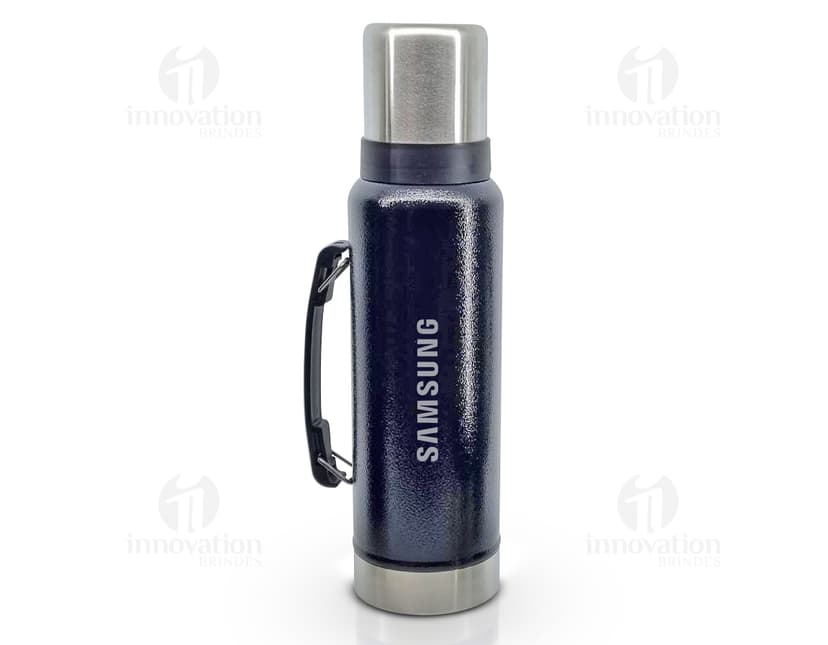 Garrafa Térmica 1,4 Litro - Mantenha suas bebidas frescas por mais tempo! Garrafa de alta qualidade, perfeita para levar seus líquidos para onde quiser. Ideal para academia, trabalho, viagens ou qualquer ocasião. Tenha sempre sua bebida preferida na temperatura ideal. Adquira já a sua!