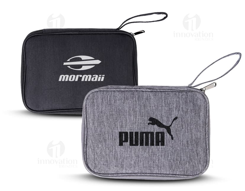 Nécessaire em couro preto para organização de acessórios pessoais. Ideal para viagens ou uso diário. Com design elegante e prático, esse item é essencial para quem busca estilo e praticidade. Adquira o seu agora!