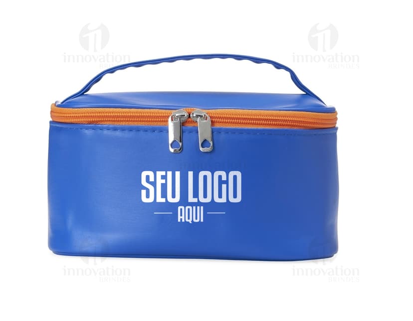 Necessaire impermeável PU compartimentos em amarelo com design clean e handle, ideal para organizar objetos e cosméticos durante viagens, feito com material plástico resistente.