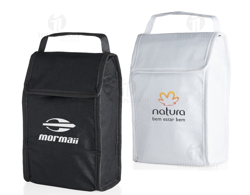 Bolsa Térmica Dobrável 3L - Leve, prática e moderna para te acompanhar em todas as suas atividades. Ideal para manter suas bebidas e alimentos frescos por mais tempo. Perfeita para viagens, passeios e até mesmo para o dia a dia. Garanta já a sua!