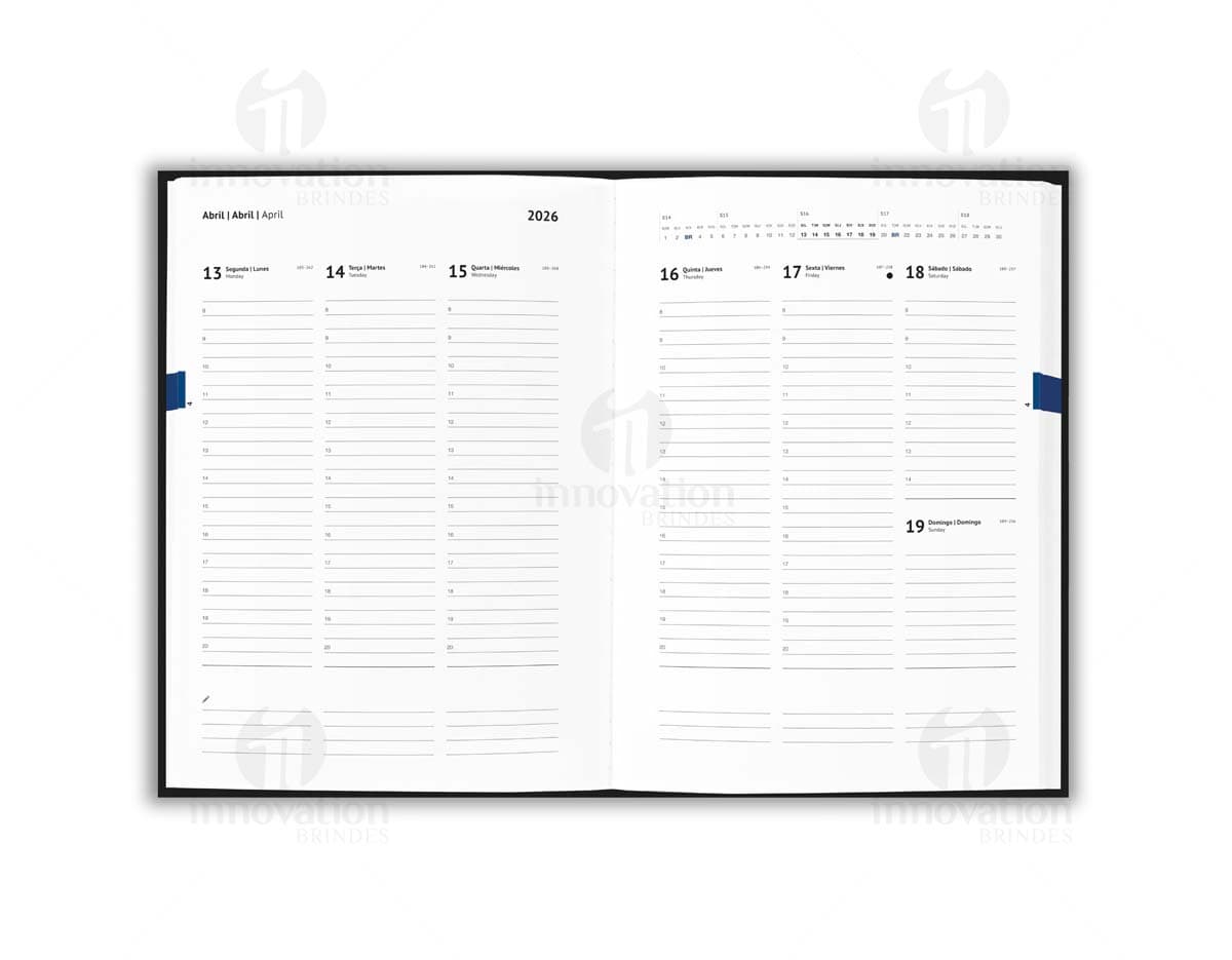 Agenda com fecho magnético em couro preto e papel pautado.