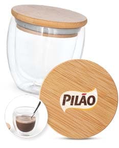 Copo de vidro transparente com capacidade de 250ml.