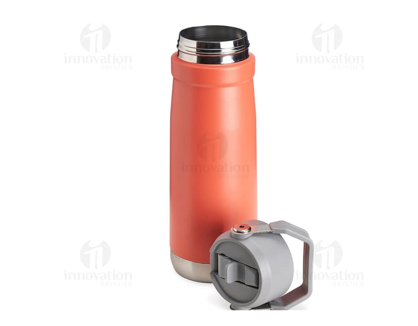 Garrafa térmica 650ml para manter suas bebidas frescas por mais tempo. Ideal para se manter hidratado durante todo o dia. Feita de metal, com design moderno e pratico. Perfeita para levar para o trabalho, academia ou viagens. Adquira já a sua!