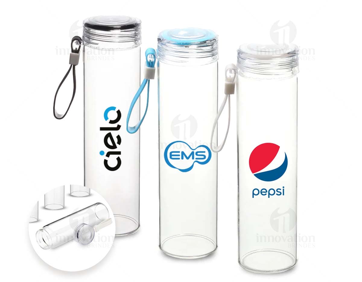Squeeze de Vidro 500ml transparente com tampa de metal e parte interna de silicone.