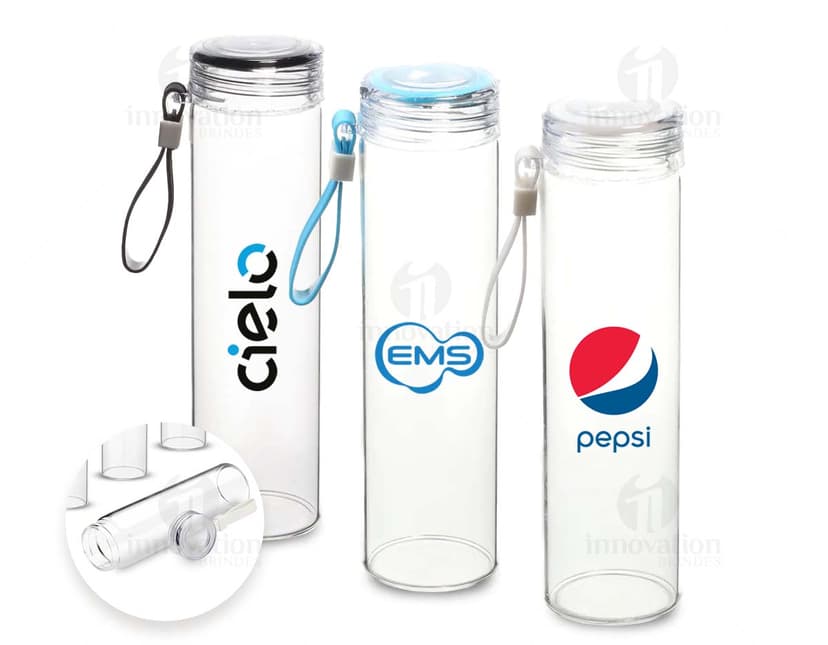 Squeeze de Vidro 500ml transparente com tampa de metal e parte interna de silicone.