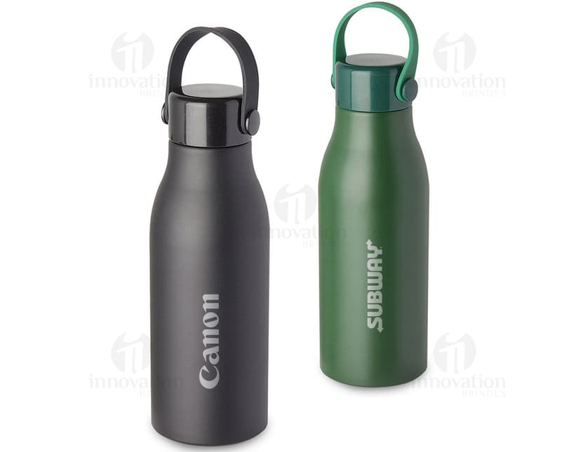 Garrafa em alumínio 550ml - Mantenha-se hidratado com estilo! Esta garrafa de alumínio de 550ml é perfeita para levar sua bebida favorita para onde quer que vá. Feita de material resistente e durável, é a opção ideal para quem busca praticidade e saúde. Não perca mais tempo, adquira já a sua!