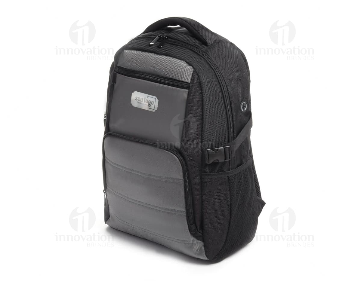 Mochila para Notebook em Couro Preto - Moderna e Profissional. Ideal para viagens de negócios e trabalho. Compartimento espaçoso e design elegante. Transporte seu equipamento com estilo e segurança. Sucesso garantido!