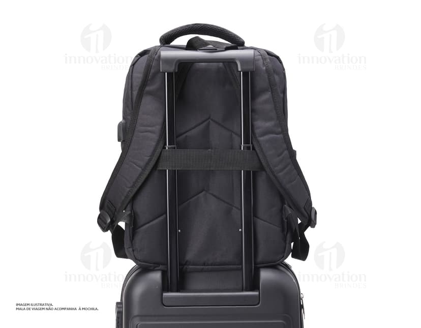 Mochila preta de nylon com alças de couro, fecho de zíper, design moderno e capacidade de 20 litros. Ideal para viagens, estilo casual e armazenamento seguro de objetos.