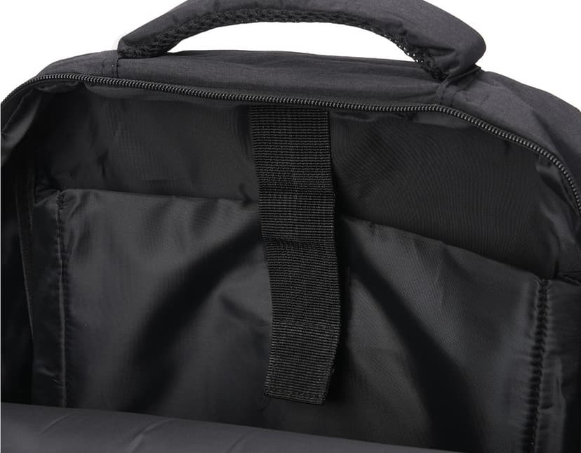 Mochila preta de nylon com alças de couro, fecho de zíper, design moderno e capacidade de 20 litros. Ideal para viagens, estilo casual e armazenamento seguro de objetos.