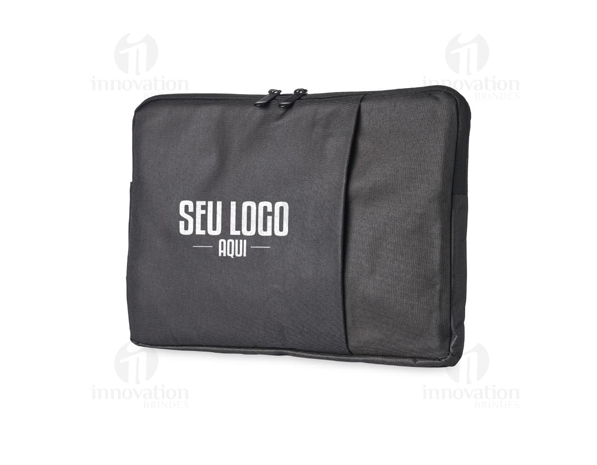 Pasta de couro marrom e preta para notebook 14 polegadas, com fecho de zíper, alça e bolsos para armazenar documentos e acessórios. Ideal para proteger e transportar seu computador com estilo e elegância.