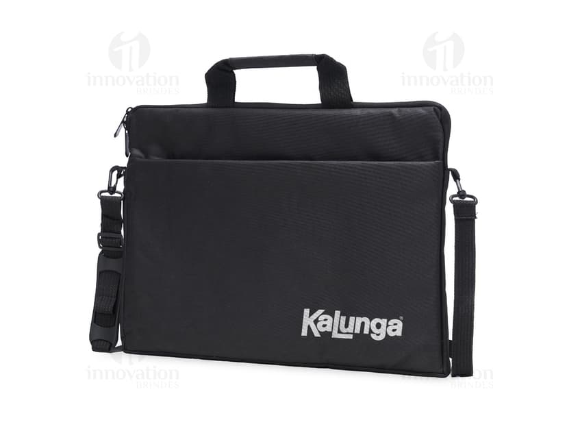 Mala de negócios em couro preto, com alça e fecho de metal. Perfeita para armazenar e transportar objetos pessoais, como notebooks de 15,6 polegadas. Elegante e moderna, ideal para viagens a trabalho ou compras.