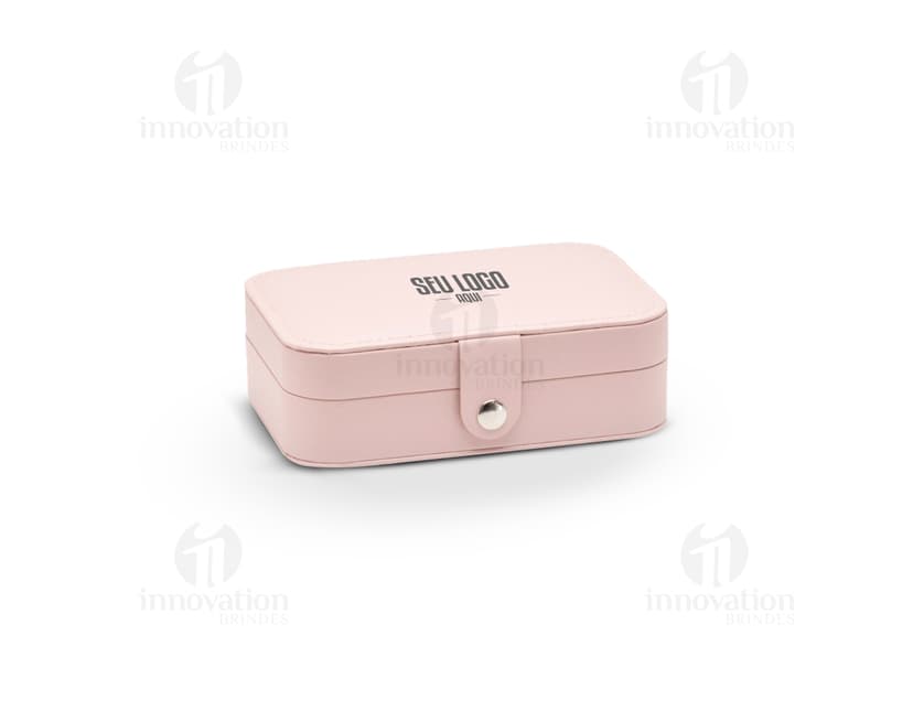 Porta joias com compartimentos para anéis em metal brilhante, design elegante, vazio, com fechadura e chave para maior segurança e organização de joias e acessórios.