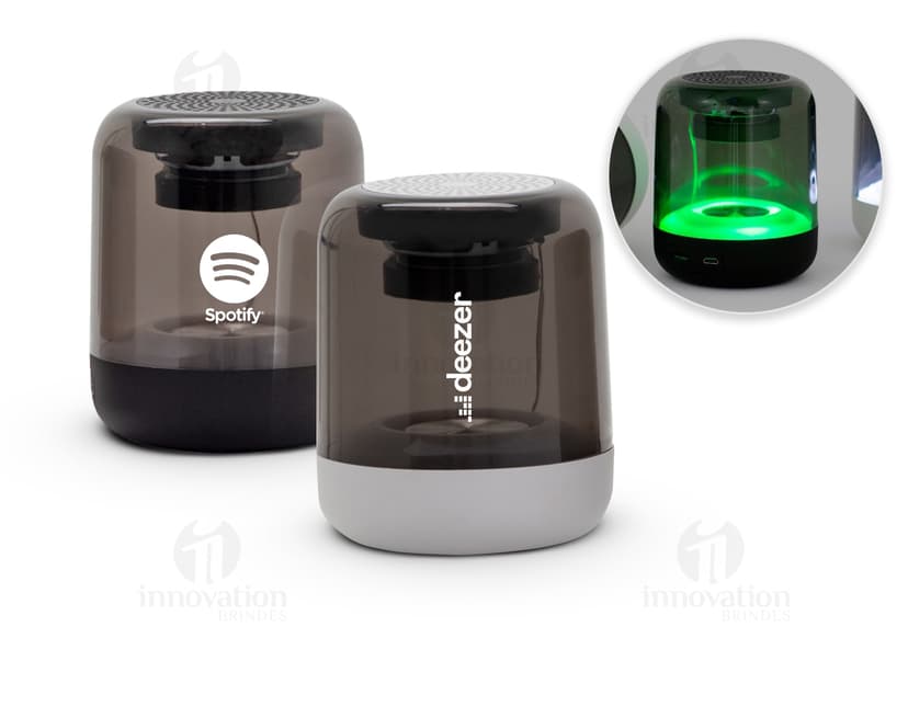 Caixa de som multimídia com LED - Acessório moderno para escritório e home office. Equipamento eletrônico de alta tecnologia, perfeito para criar um ambiente de trabalho ou estudo mais produtivo. Aproveite a conexão sem fio e a iluminação em LED para tornar seu espaço mais elegante e funcional. Adquira já o seu!
